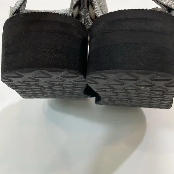 Teva Platform Sandal Silver Size 10 Flatform Universal EUC