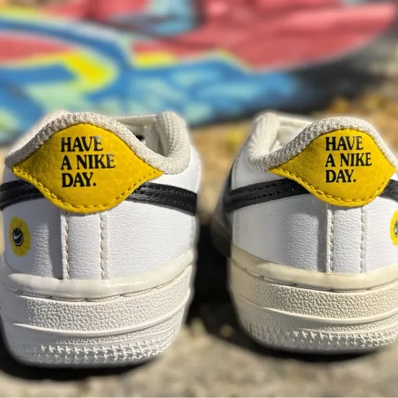 Toddler Nike “Have a Nice Day” Sneakers - Size 5c