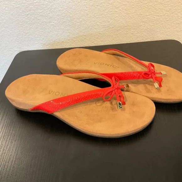 VIONIC Bella Sandal Red Toepost Sandal Size 7.5
