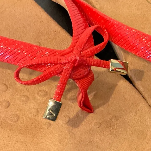 VIONIC Bella Sandal Red Toepost Sandal Size 7.5