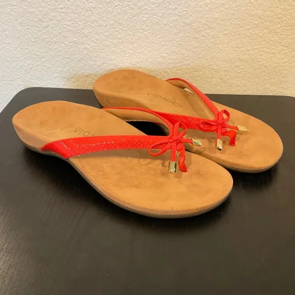 VIONIC Bella Sandal Red Toepost Sandal Size 7.5